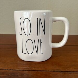 🚨VALENTINE SPECIAL🚨 RAE DUNN SO IN LOVE MUG NWOT